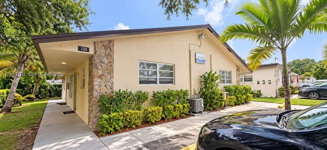 130 SE 10th Street 130, Hallandale Beach, FL 33009