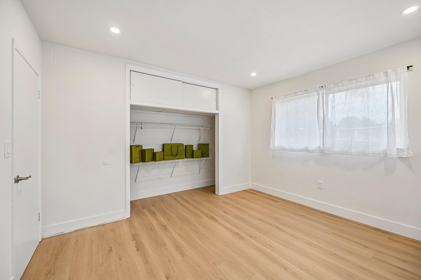 285 NE 165TH Street, Miami, FL 33162 photo 21