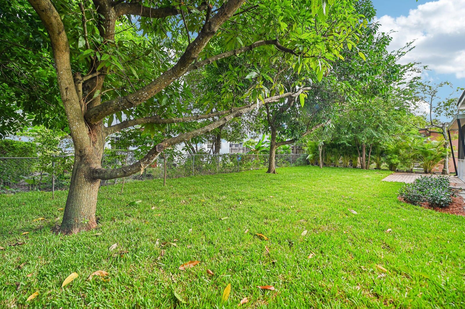 285 NE 165TH Street, Miami, FL 33162 photo 24