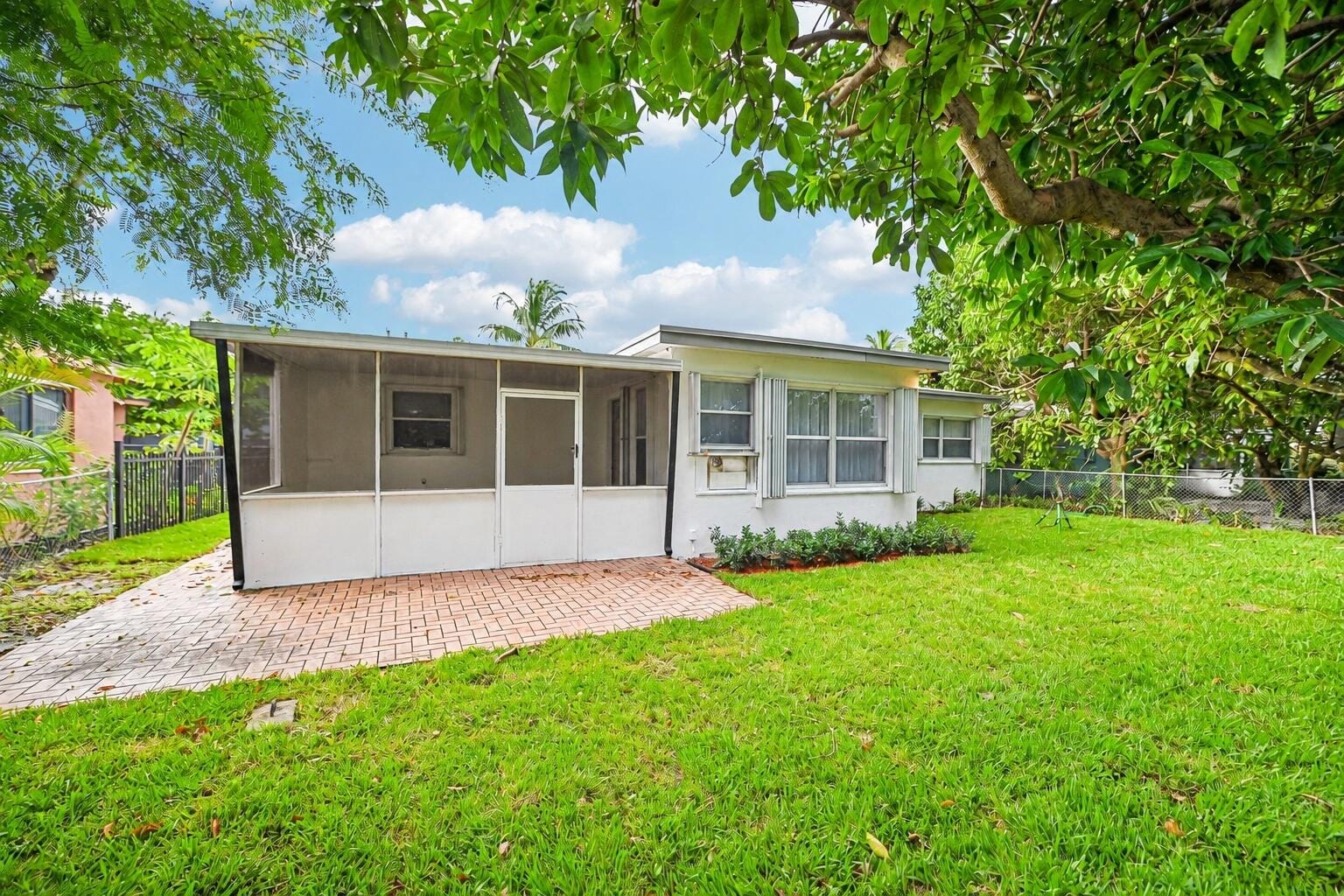 285 NE 165TH Street, Miami, FL 33162 photo 26