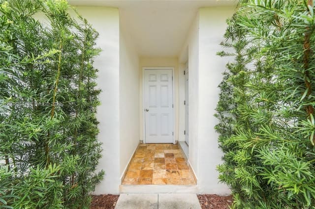 9731 NW 27th Terrace 1, Doral, FL 33172