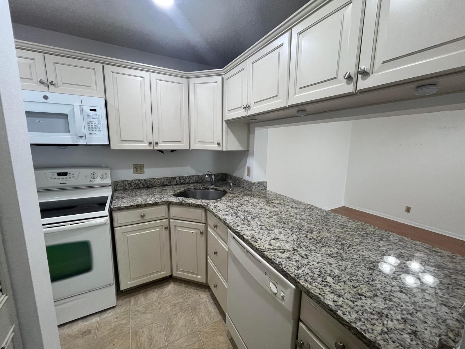 618 SEA PINE Way C2, Greenacres, FL 33415 photo 4