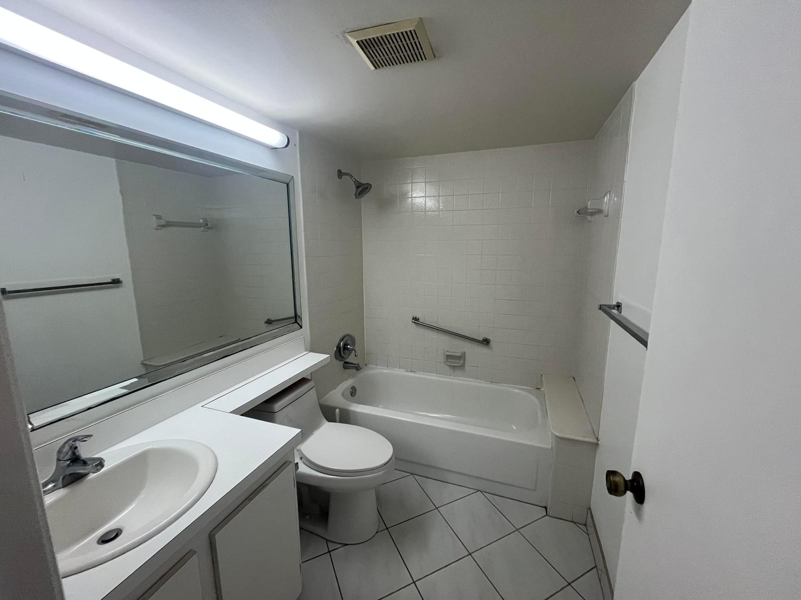 618 SEA PINE Way C2, Greenacres, FL 33415 photo 9