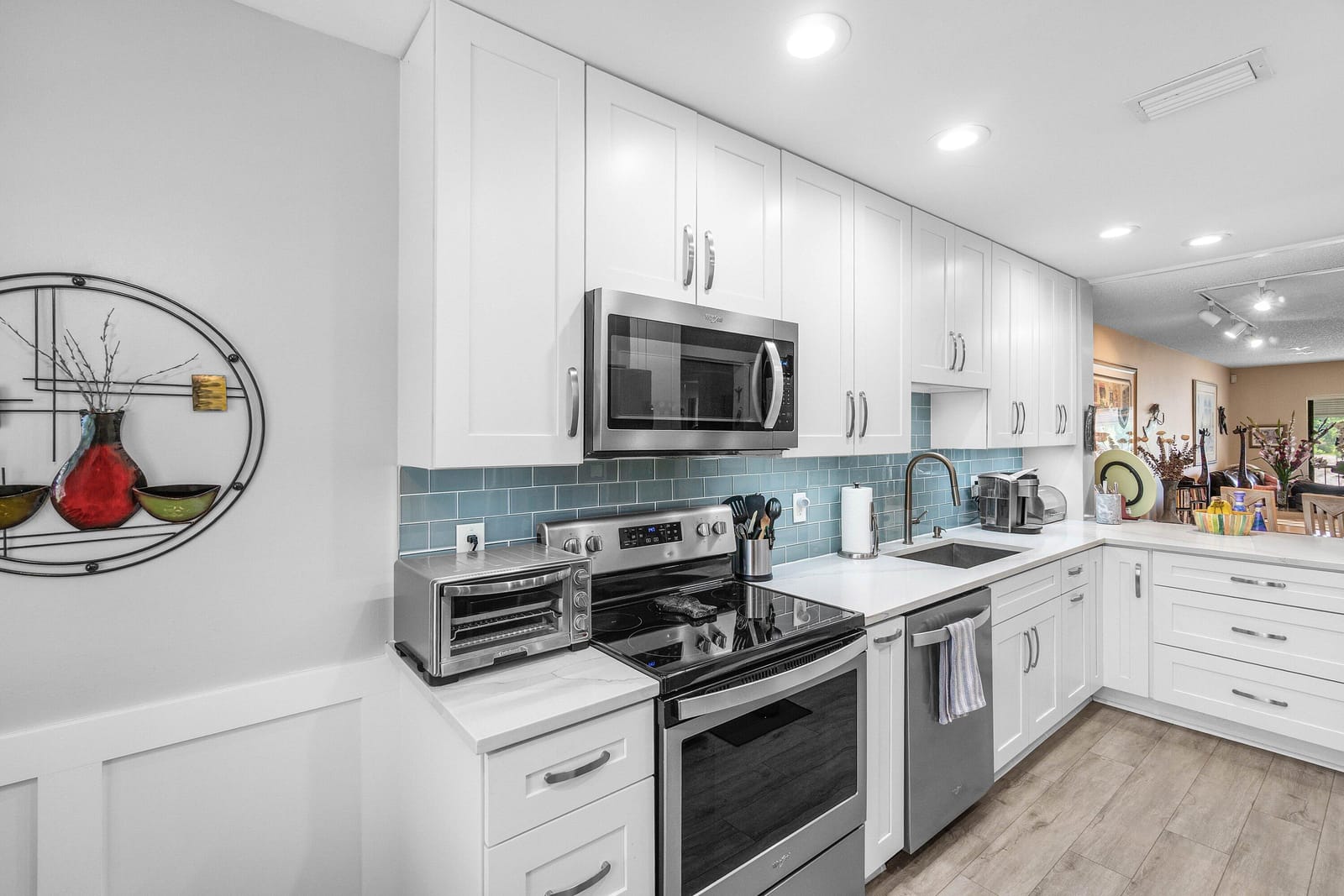 13 SOUTHPORT Lane F — photo 11