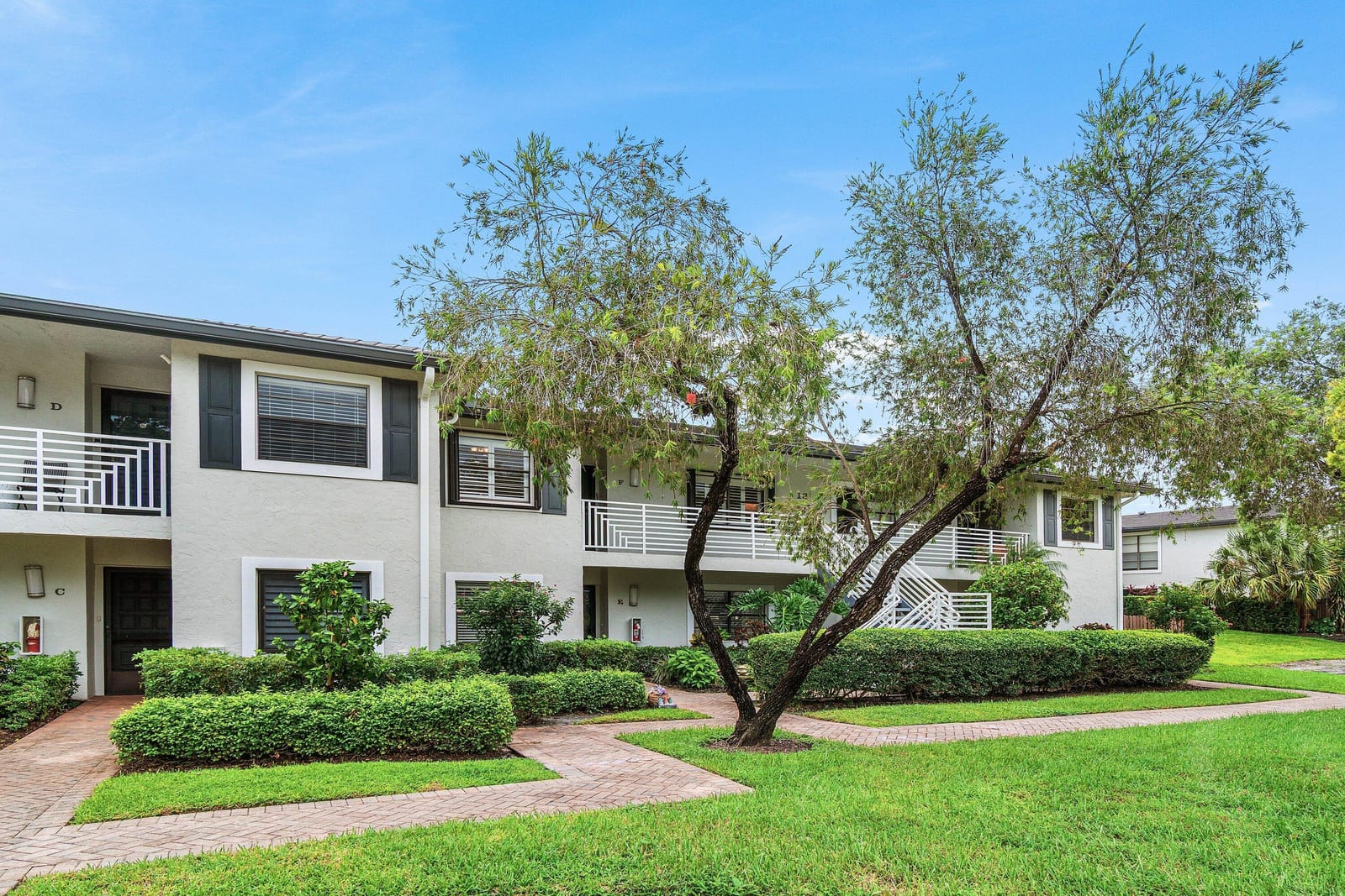 13 SOUTHPORT Lane F — photo 3