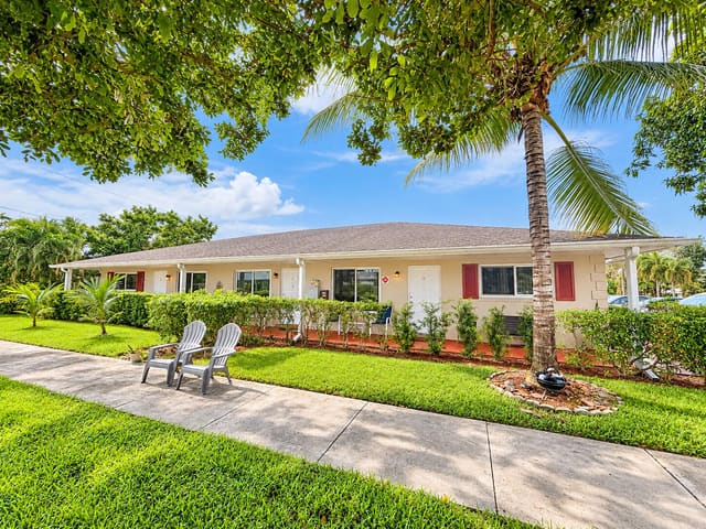560 SE 23RD Avenue 1, Pompano Beach, FL 33062