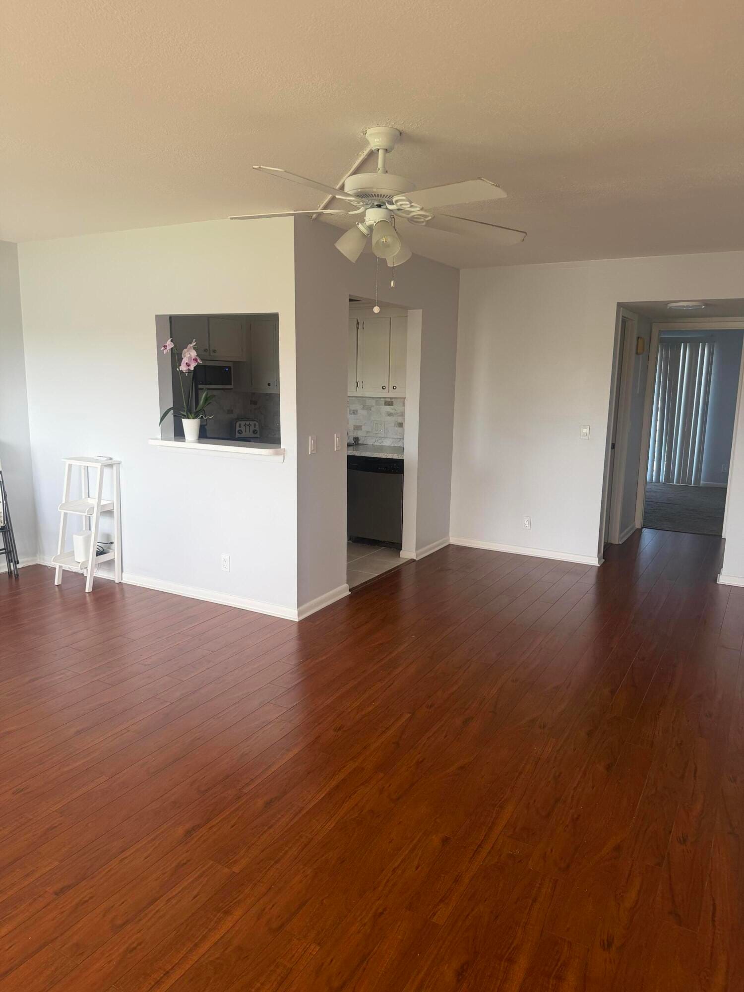 359 PRESTON I 359 — photo 2