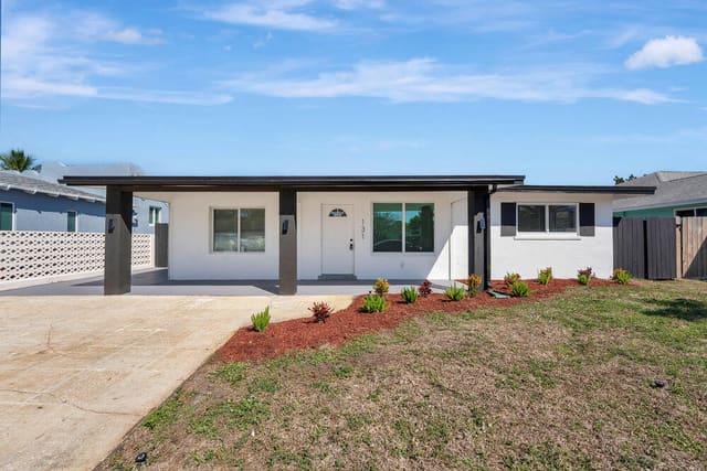 131 SE 4th Avenue, Boynton Beach, FL 33435
