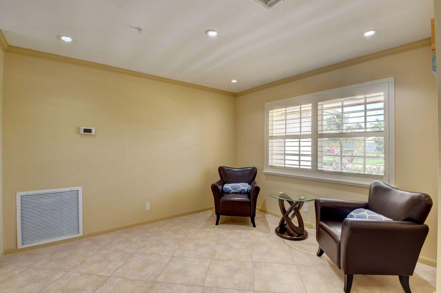 1086 SW 28th Avenue — photo 5