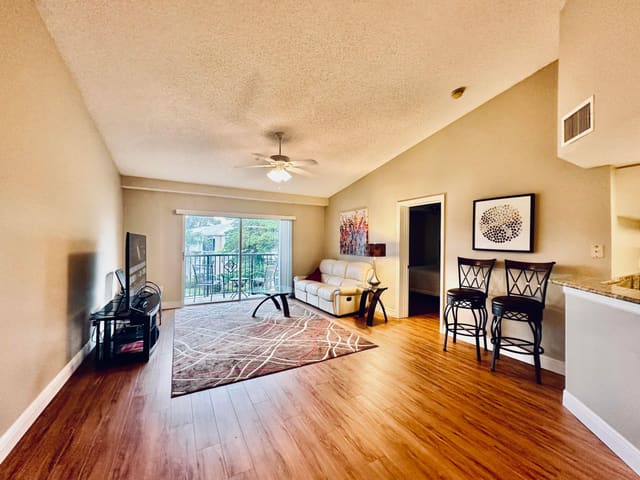 500 N CRESTWOOD Court N 519, Royal Palm Beach, FL 33411
