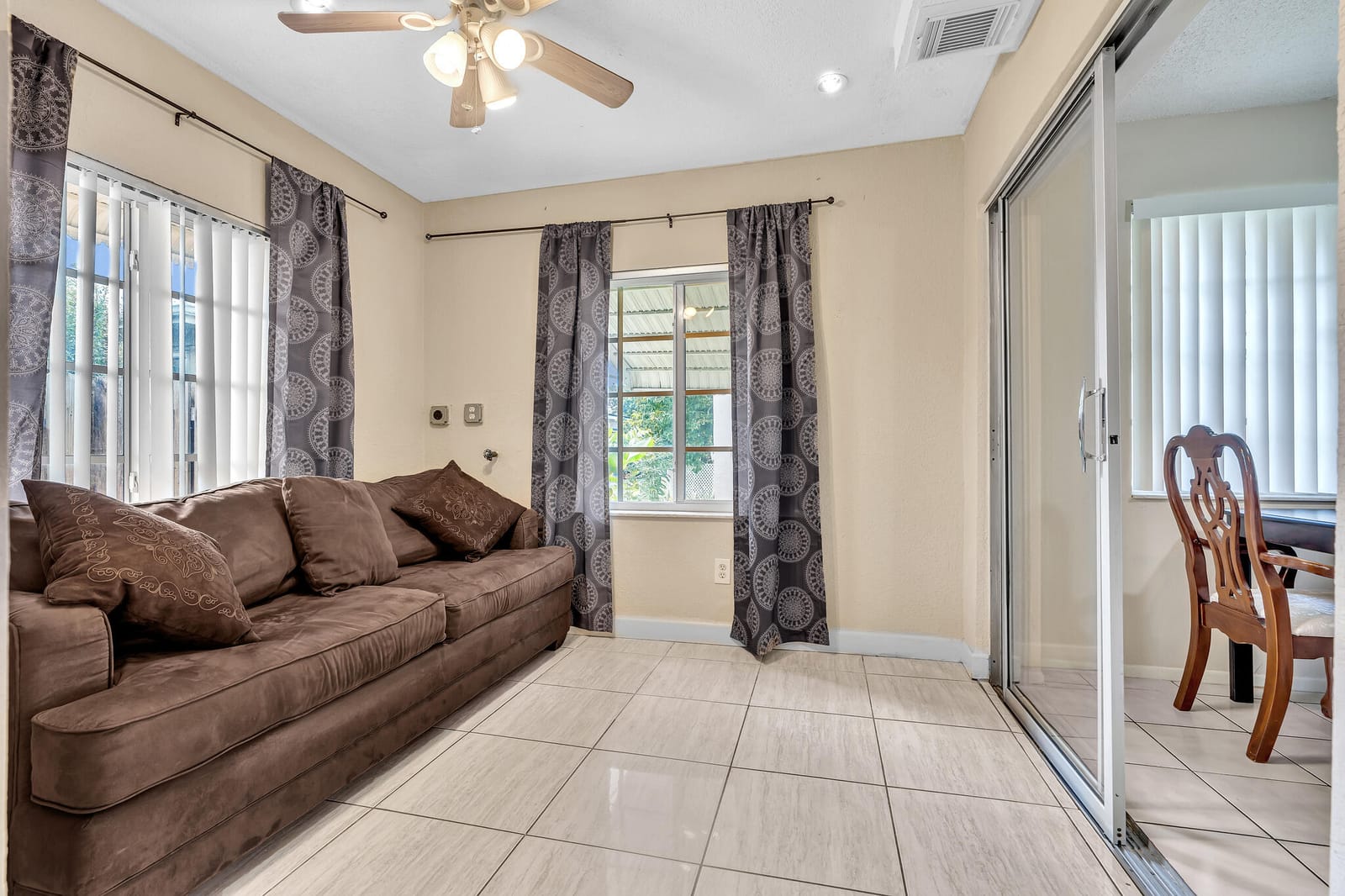 6872 NW 26TH Court, Sunrise, FL 33313 photo 18