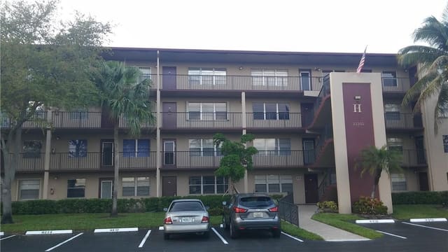 13355 SW 9TH Court 414H, Pembroke Pines, FL 33027