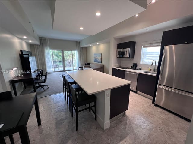 5300 NW 87th Avenue 916, Doral, FL 33178