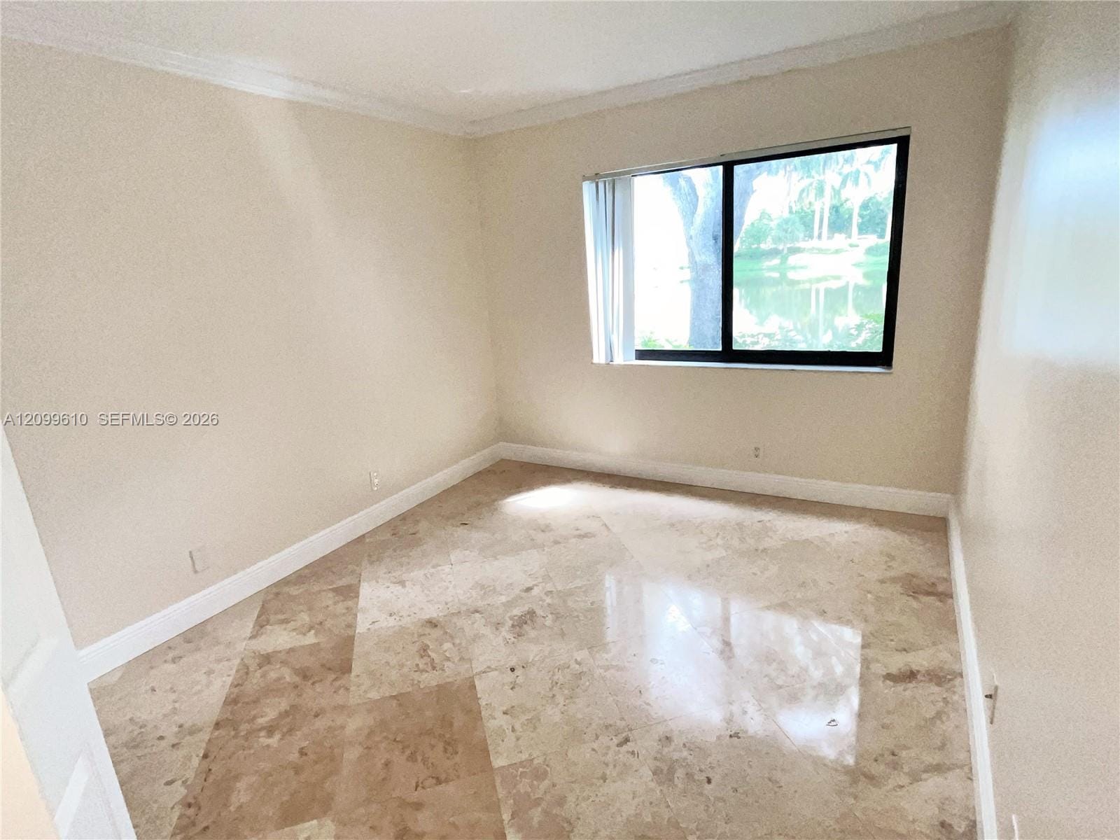 153 Lakeview Drive 103, Weston, FL 33326 photo 13