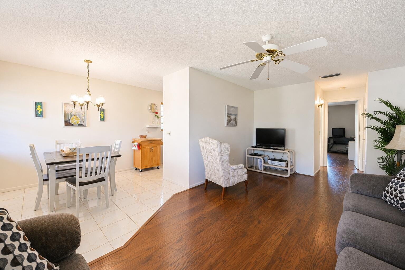 27 LAKE VISTA Trail 203, Port St. Lucie, FL 34952 photo 4