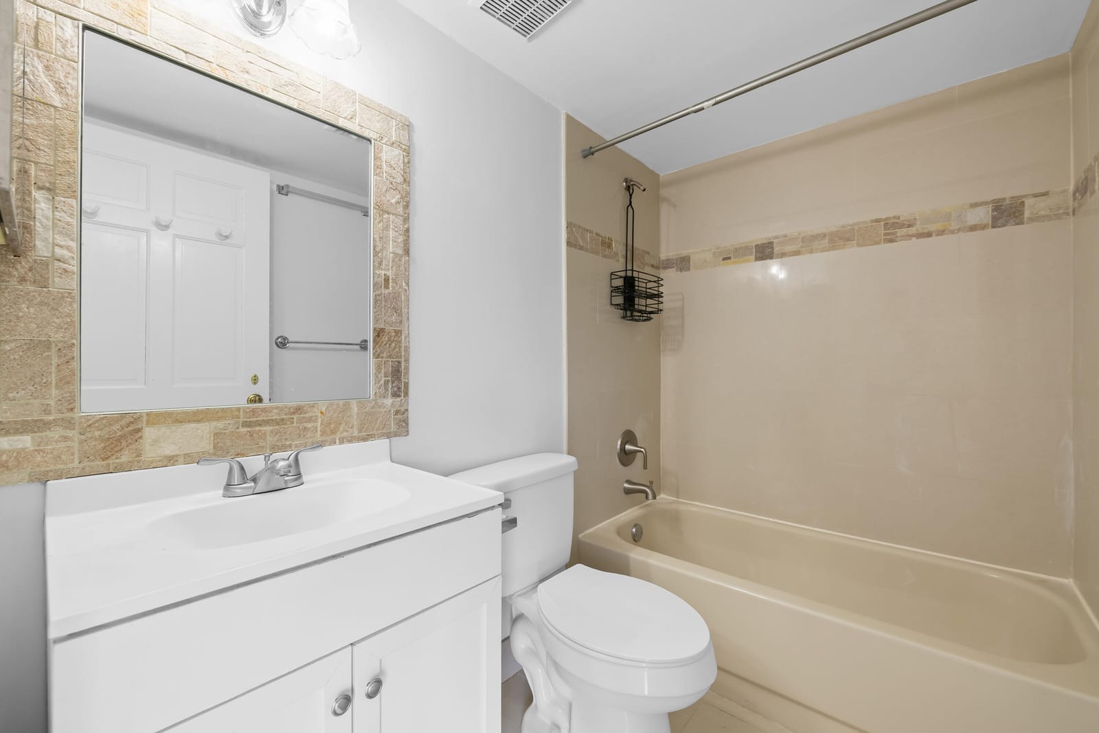 3770 VILLAGE Drive B, Delray Beach, FL 33445 photo 17