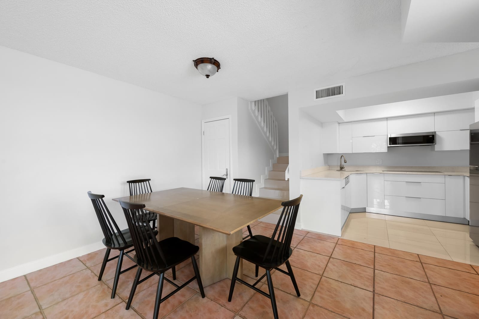 3770 VILLAGE Drive B — photo 4