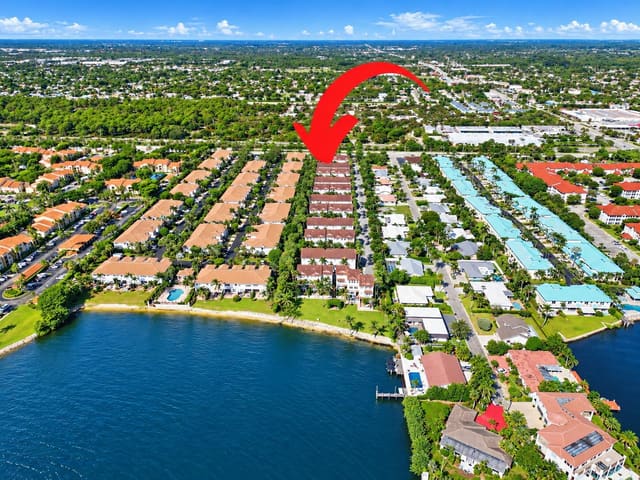 114 Ocean Cay Way, Hypoluxo, FL 33462