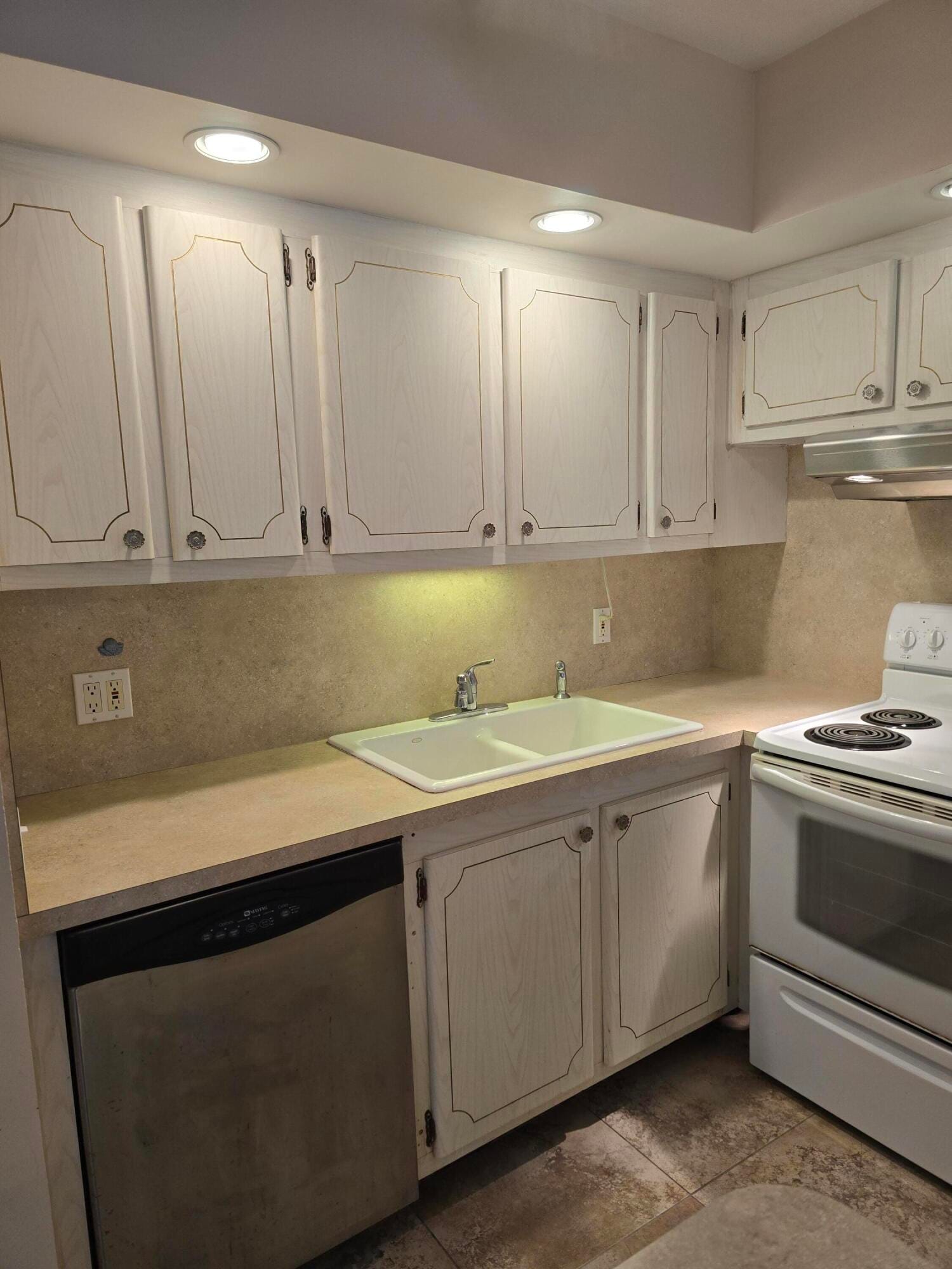 57 CAMDEN C — photo 8
