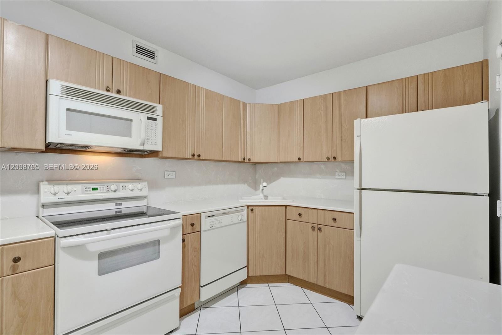 5601 Collins Avenue 620, Miami Beach, FL 33140 photo 10