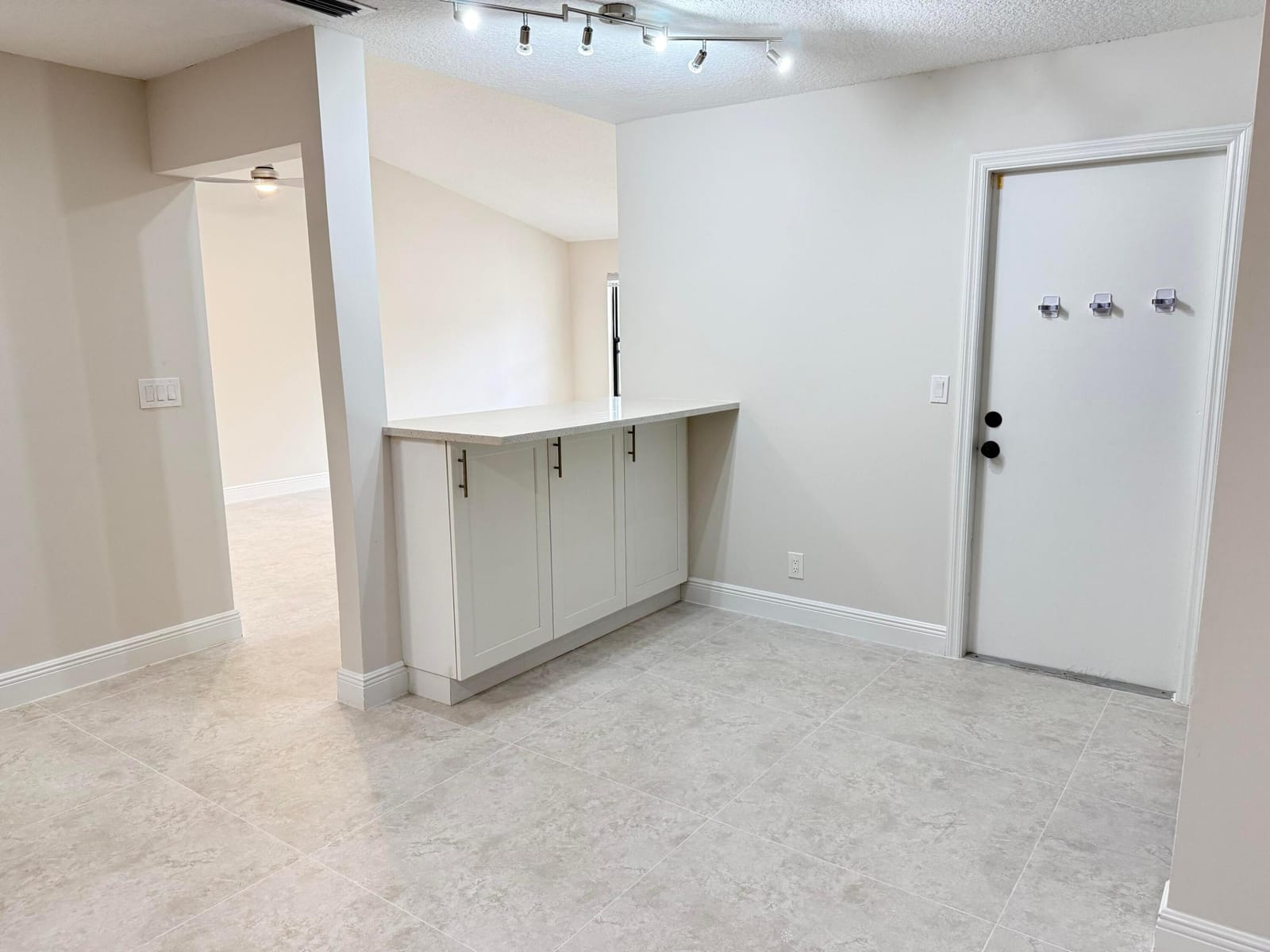 1065 MULBERRY Place — photo 5