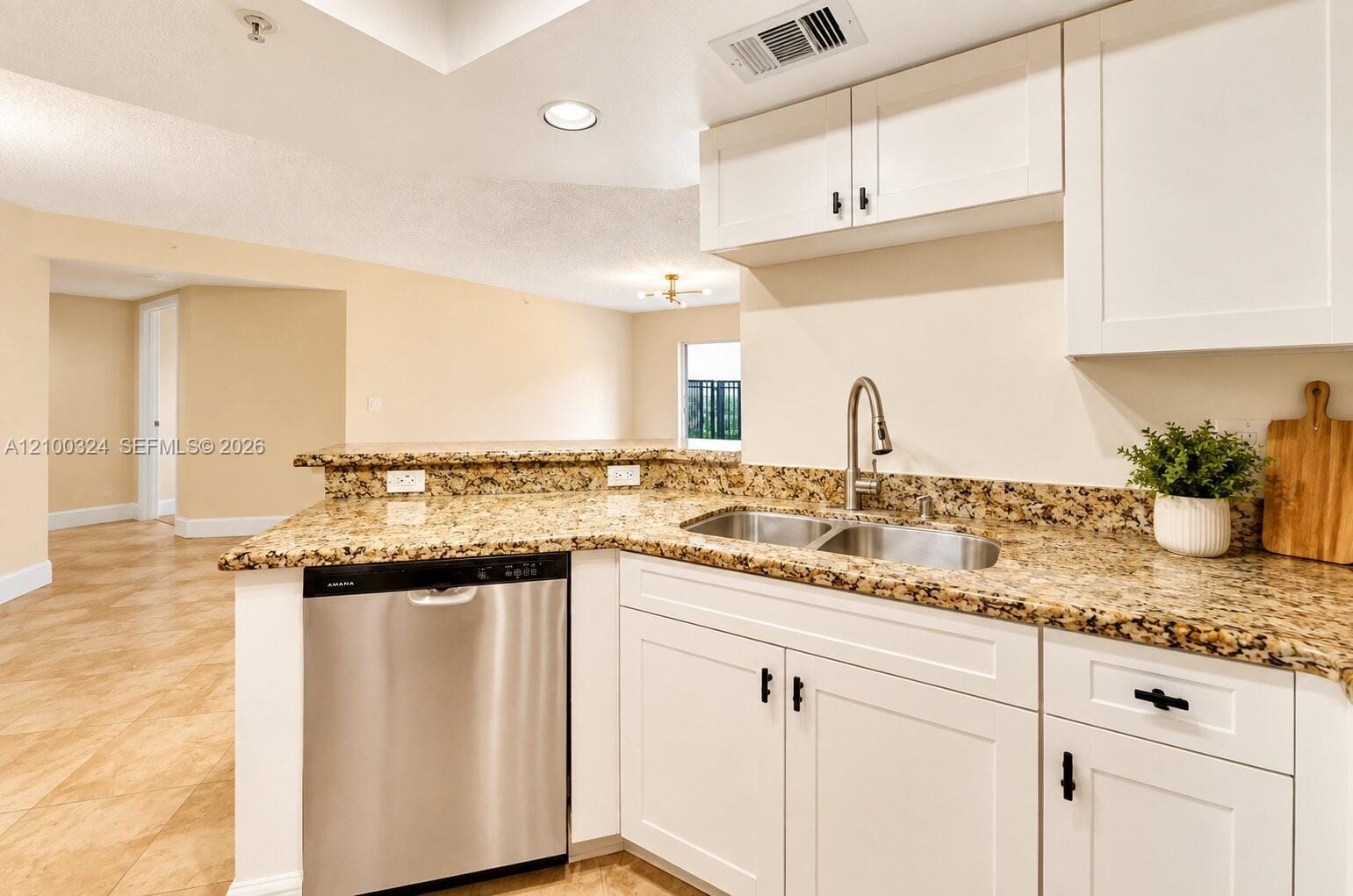 2009 SE 10th Avenue 302, Fort Lauderdale, FL 33316 photo 4