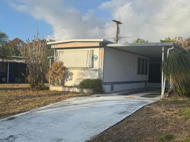 8072 SE SKYLARK Avenue, Hobe Sound, FL 33455