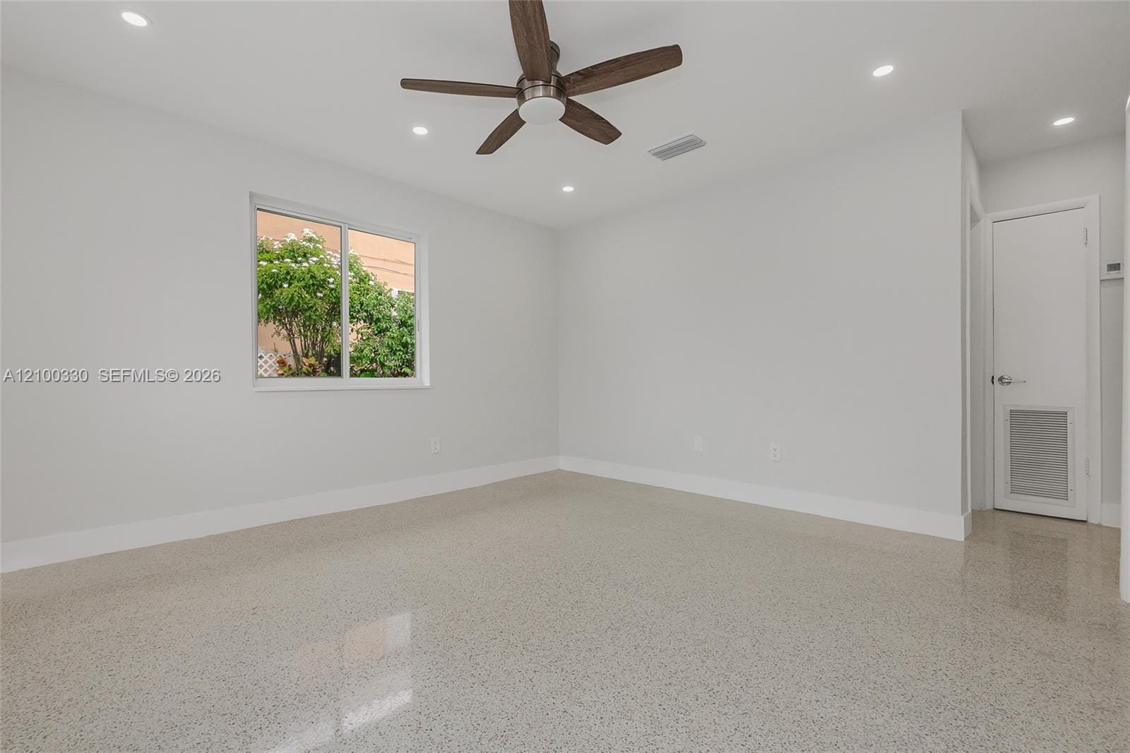 1023 SW 11th Street 1023 — photo 8
