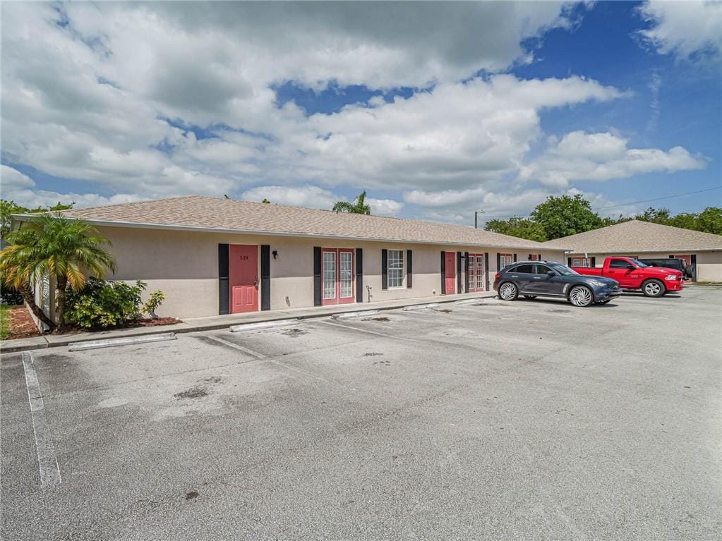 528 13th Place 528, Vero Beach, FL 32960 photo 1