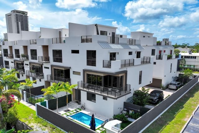 820 NE 2nd Street, Fort Lauderdale, FL 33301