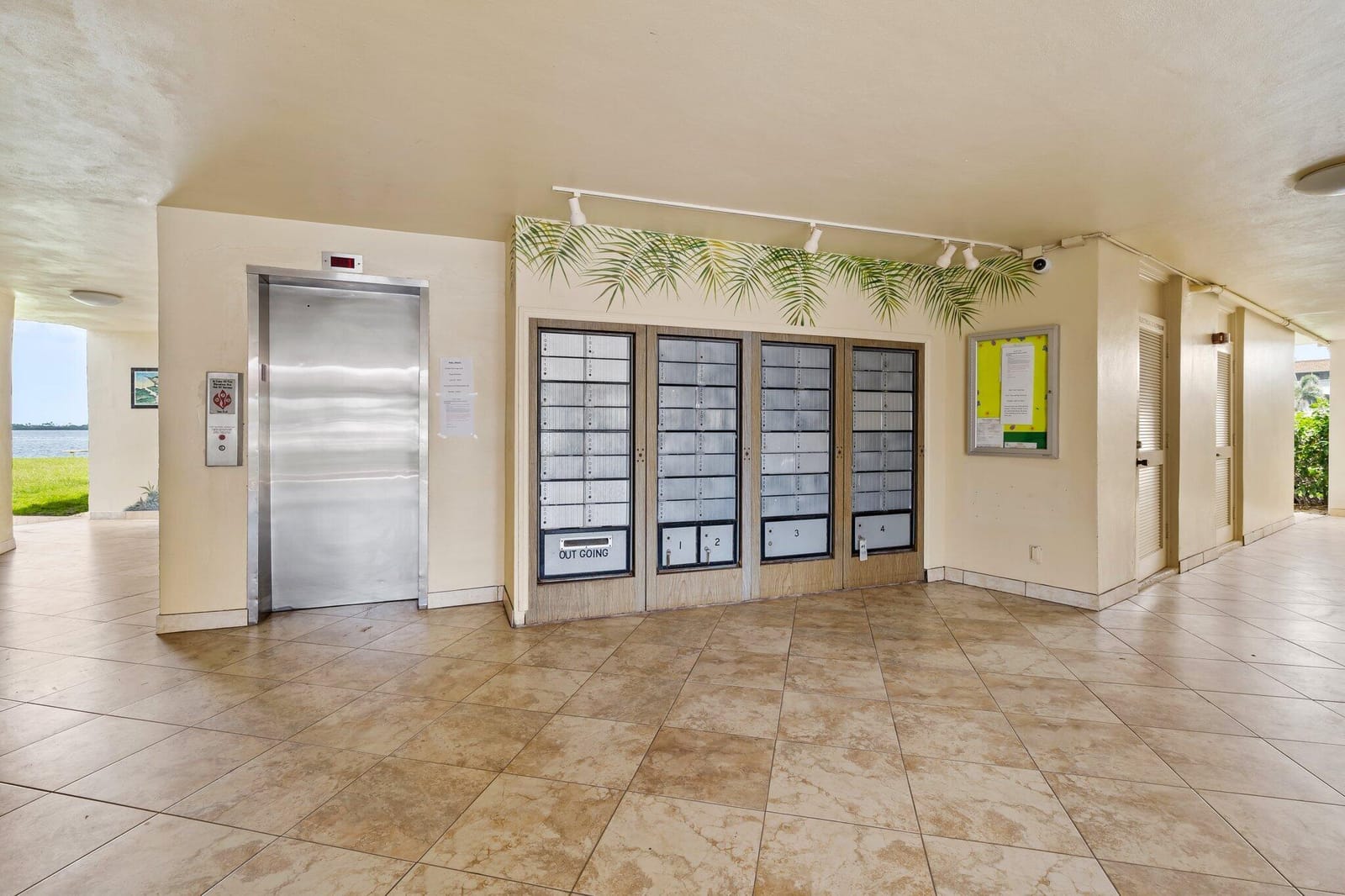 100 PARADISE HARBOUR Boulevard 202, North Palm Beach, FL 33408 photo 25