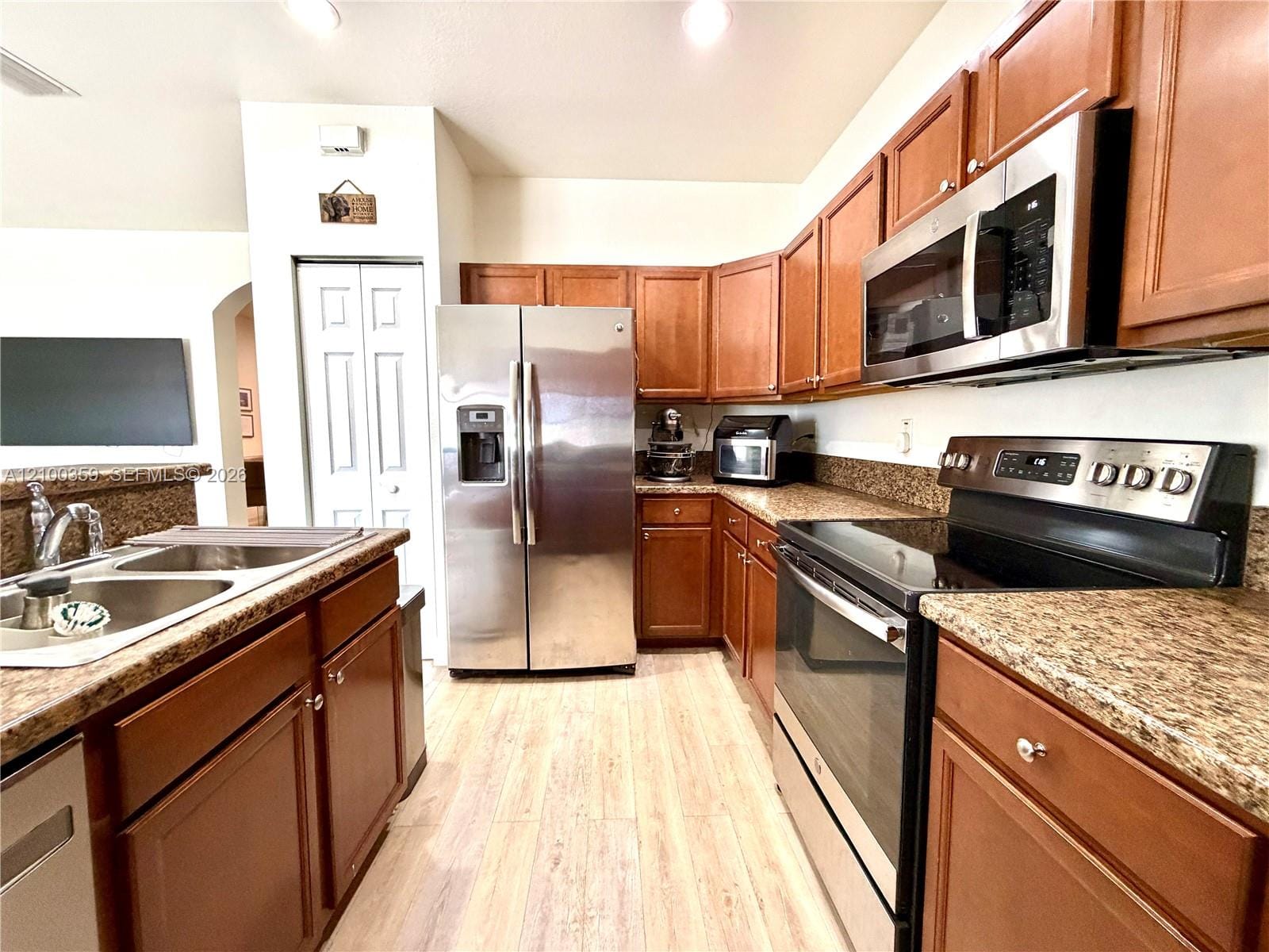 3539 W 89th Place 3539, Hialeah, FL 33018 photo 9