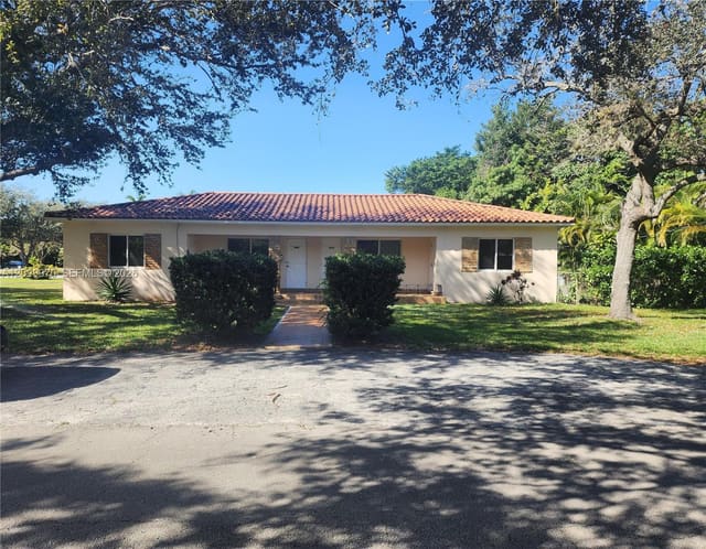 12000 NE 10th Avenue, Biscayne Park, FL 33161