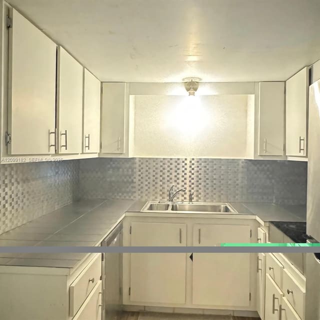 5961 N Falls Cir Drive 306, Lauderhill, FL 33319