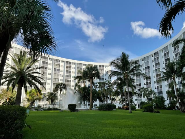 2731 NE 14th Street Causeway 307, Pompano Beach, FL 33062
