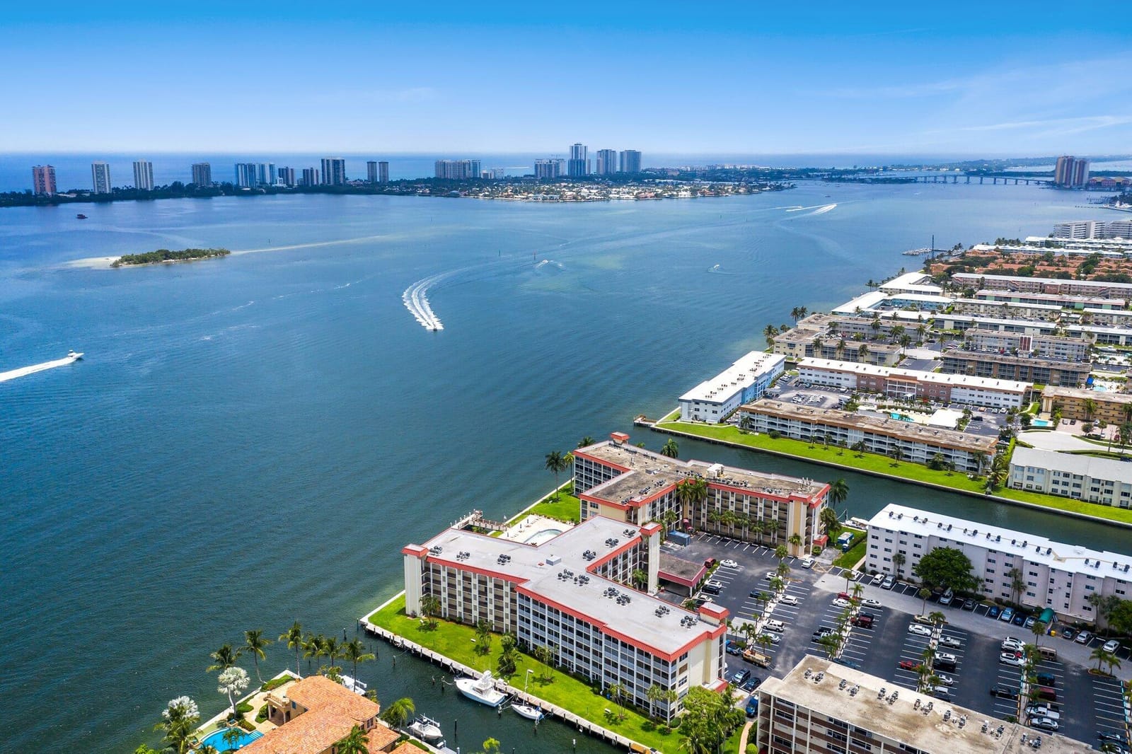 100 PARADISE HARBOUR Boulevard 202, North Palm Beach, FL 33408 photo 18