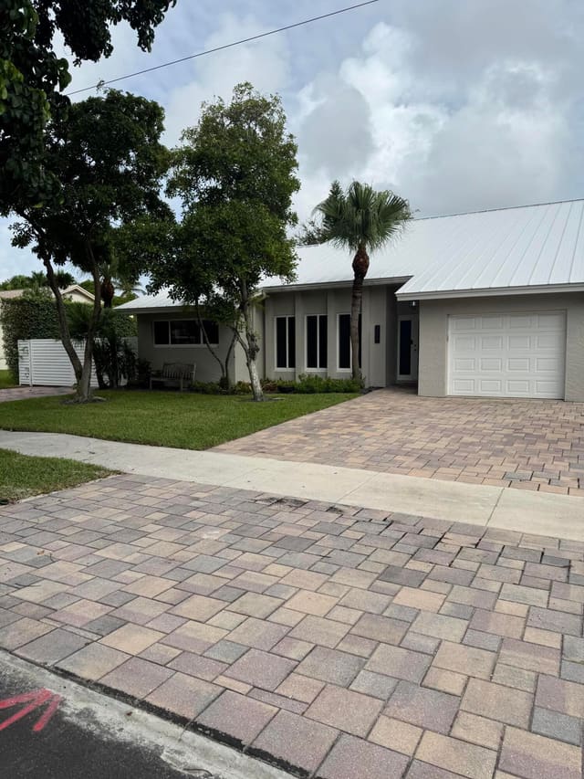 355 SE 7TH Street, Dania Beach, FL 33004