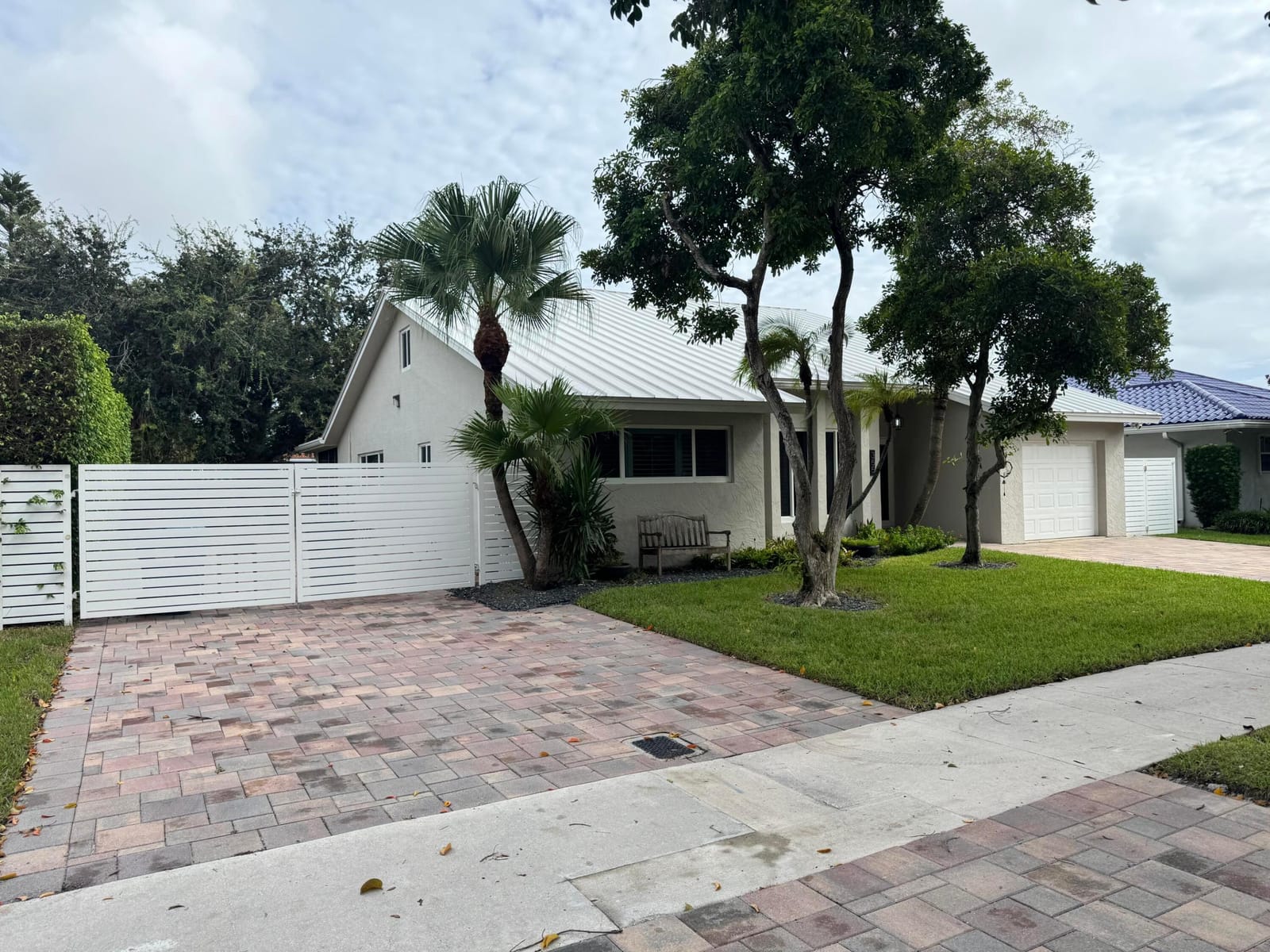 355 SE 7TH Street, Dania Beach, FL 33004 photo 2