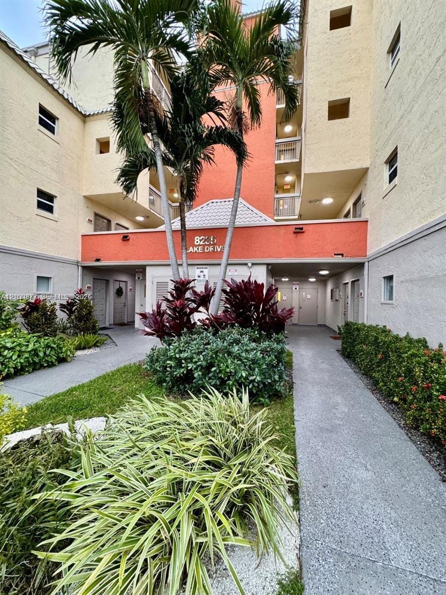 8235 Lake Drive 401, Doral, FL 33166