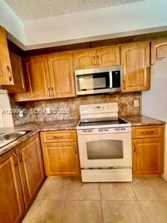 112 Lake Emerald Drive 109 — photo 2