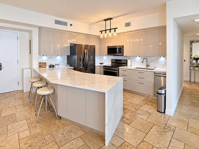 1800 S OCEAN Drive 1210, Hallandale Beach, FL 33009