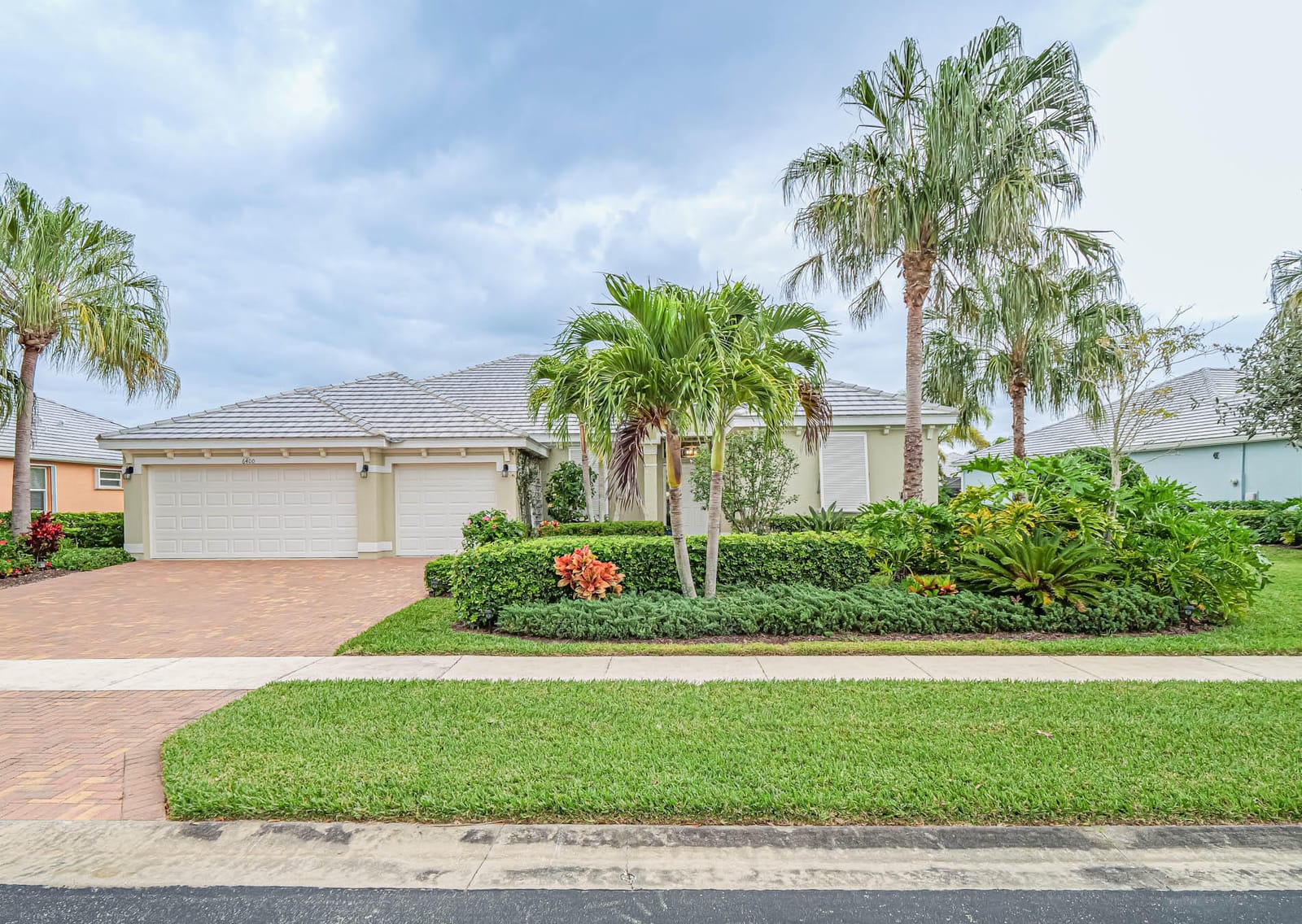 6400 Monserrat Drive, Vero Beach, FL 32967 photo 2