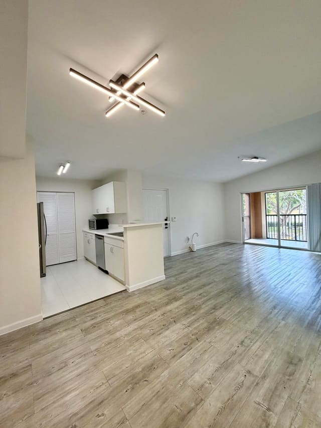4852 N STATE ROAD 7 207, Coconut Creek, FL 33073