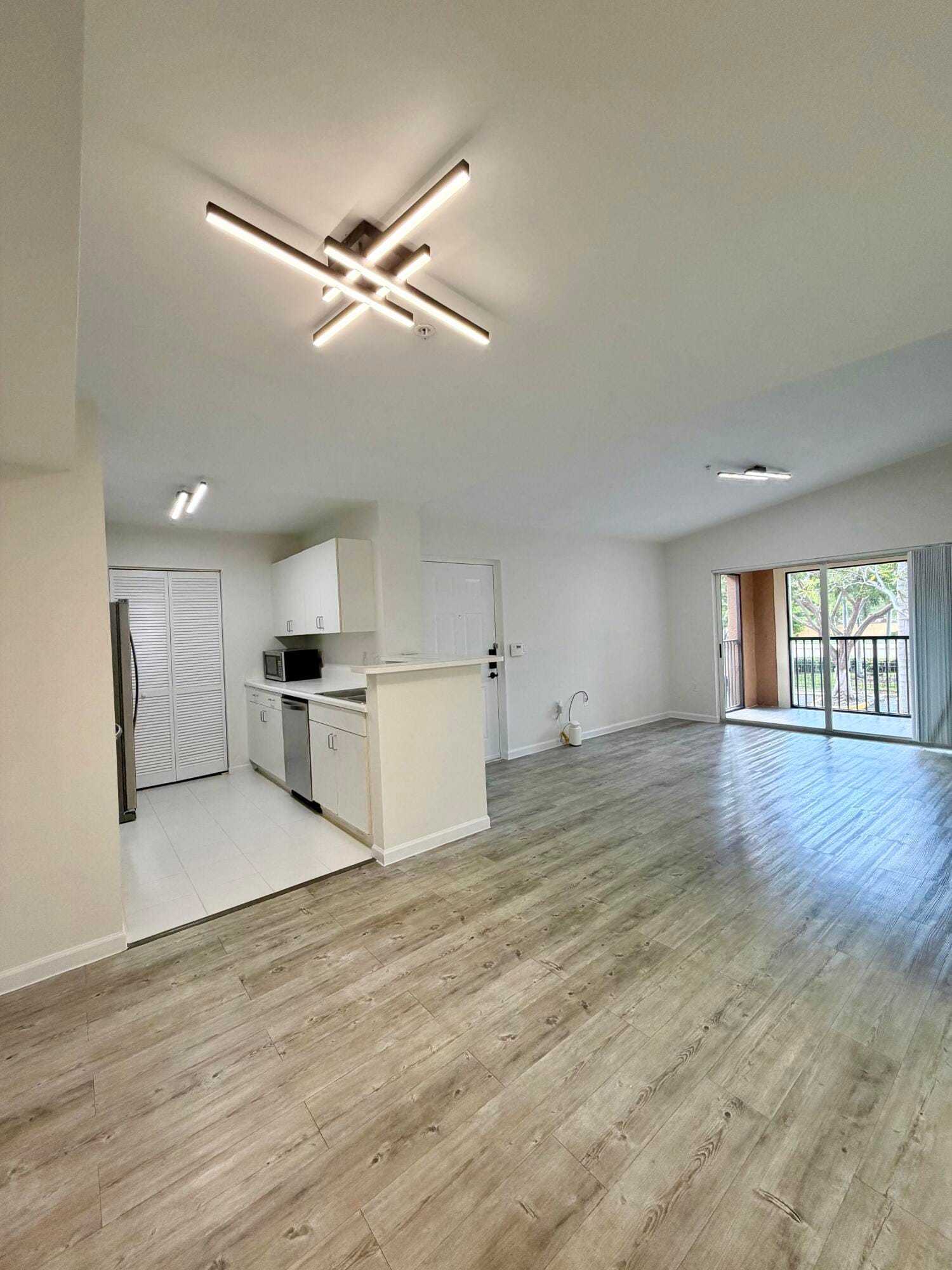 1 bedroom home for sale at 4852 STATE ROAD 7, Coconut Creek, FL 33073 — $1,800
