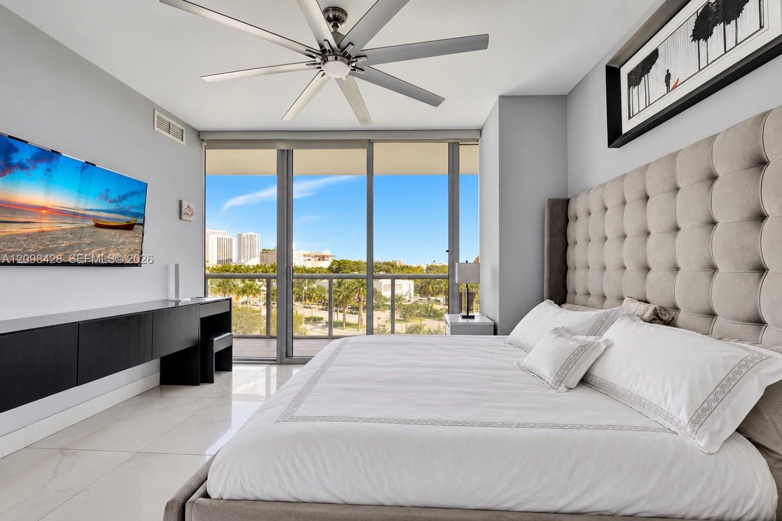 888 Biscayne Boulevard 411, Miami, FL 33132 photo 7