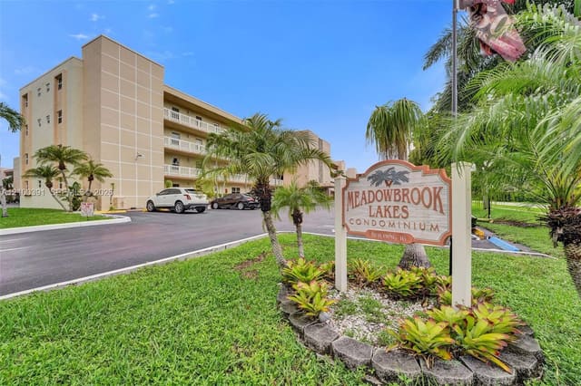 424 SE 10th Street 204, Dania Beach, FL 33004