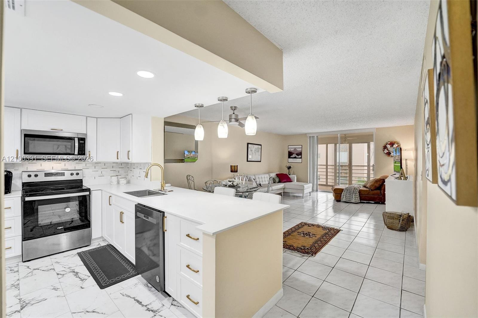 424 SE 10th Street 204, Dania Beach, FL 33004 photo 2