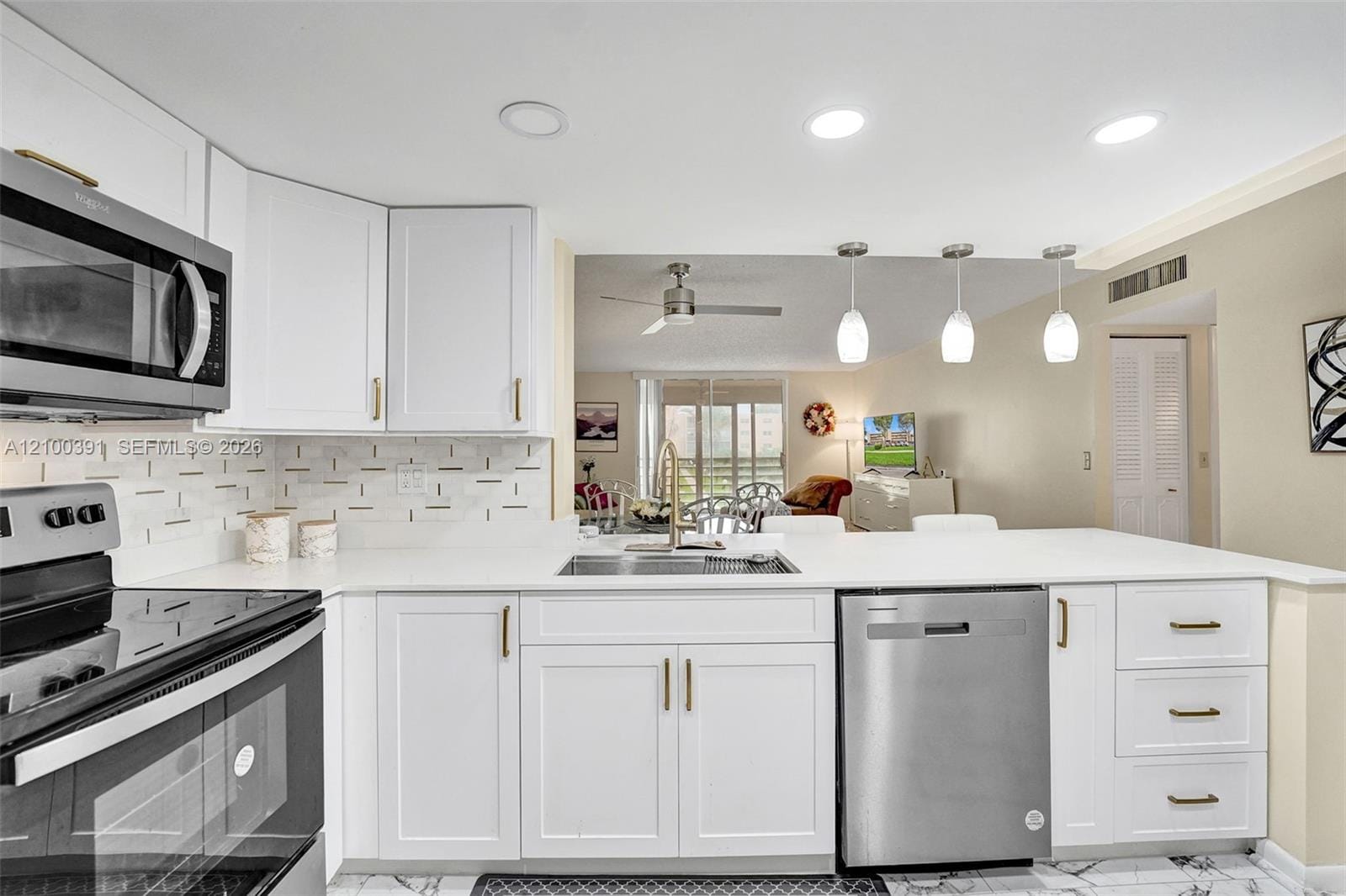 424 SE 10th Street 204, Dania Beach, FL 33004 photo 4