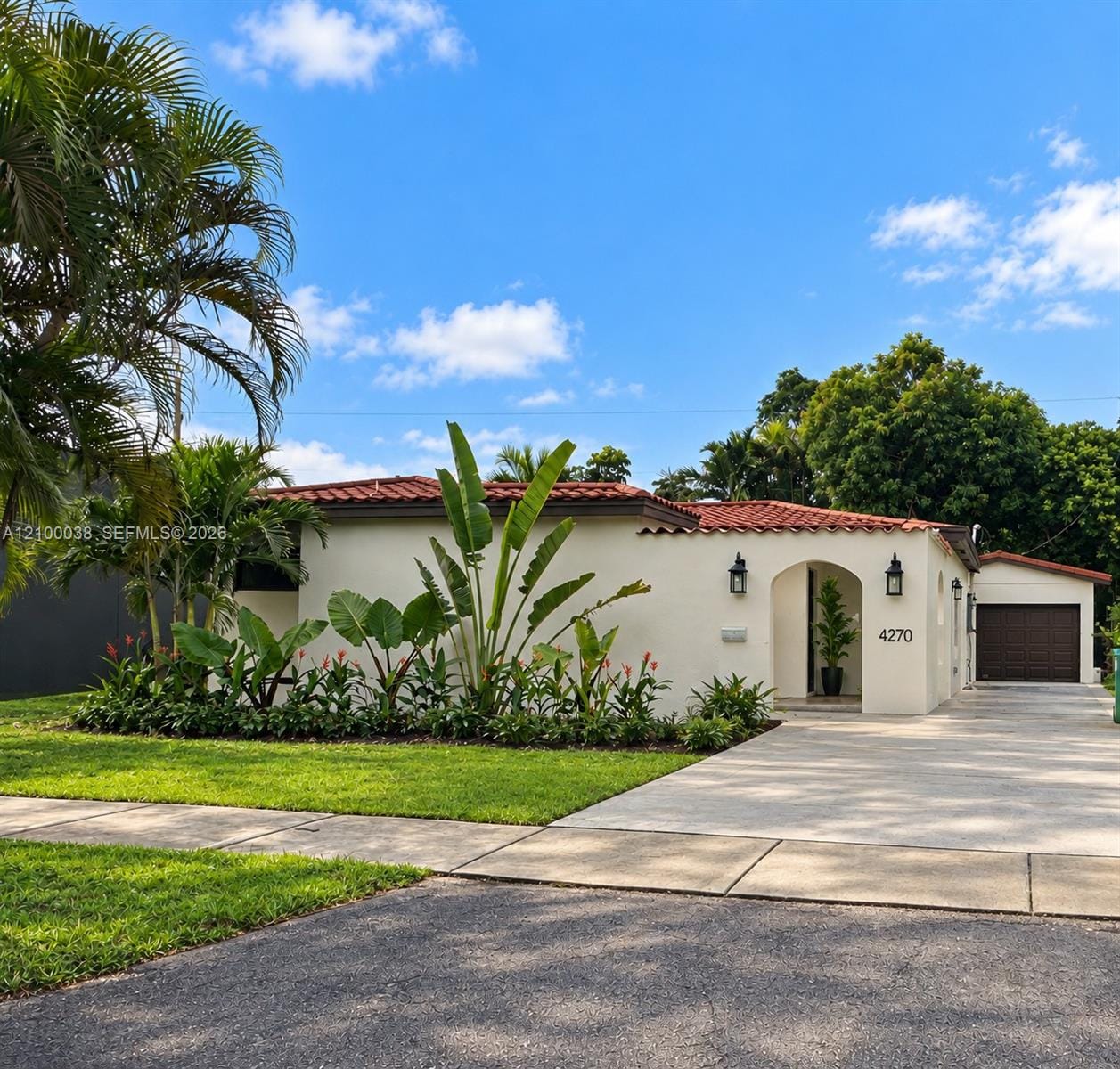 4270 SW 13th Street — photo 2