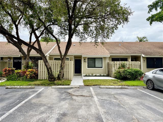 11189 NW 37th Street, Sunrise, FL 33351